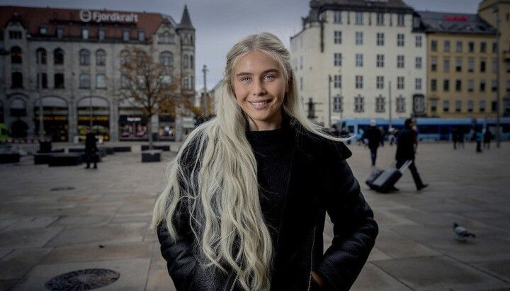 Amalie Snøløs blir programleder for «jakten på Norges beste lag i FIFA» på Dplay