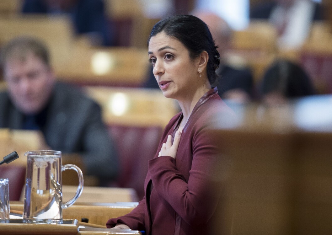 Hadia Tajik (A) - her under trontaledebatten. Hadia Tajik (A) - her under trontaledebatten.