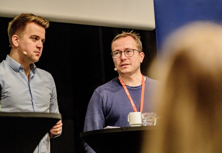 Debatt om PR, kommunikasjon og journalistikk, Svarte Natta 2019. Her ved Mathias Fischer og Svein Harald Lian.