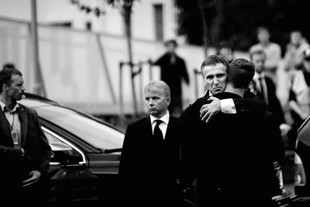 Årets bilde i 2011 av fotografen Tommy Ellingsen, har gått inn i den kollektive bevisstheten fordi det stod ut i mengden. Artikkelforfatteren er glad at han var der og så det for han. Årets bilde i 2011 av fotografen Tommy Ellingsen, har gått inn i den kollektive bevisstheten fordi det stod ut i mengden. Artikkelforfatteren er glad at han var der og så det for han.