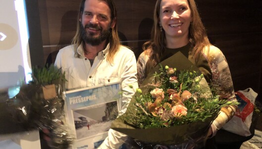 Fotograf Jacob Buchard mottok feature-prisen på vegne av ham selv og Frank Mersland. Til venstre juryleder Liv Iren Hognestad. Fotograf Jacob Buchard mottok feature-prisen på vegne av ham selv og Frank Mersland. Til venstre juryleder Liv Iren Hognestad.