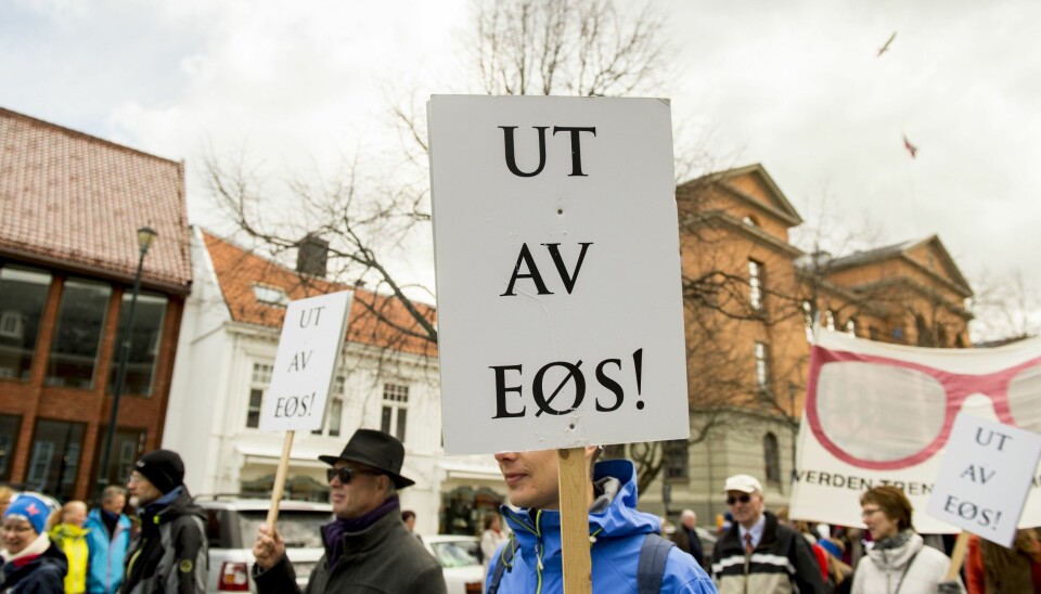 Blant parolene i 1.mai-toget i Trondheim i 2015 var Nei til EU, Ut av EØS.