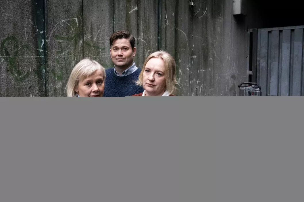 Bergens Tidende-journalistane Kjersti Mjør, Kjetil Gillesvik og debattleiar Liv Skotheim.
