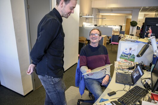 Truls Sylvarnes (til venstre) snakker med Østlendingens journalistveteran Rune Hagen. Truls Sylvarnes (til venstre) snakker med Østlendingens journalistveteran Rune Hagen.