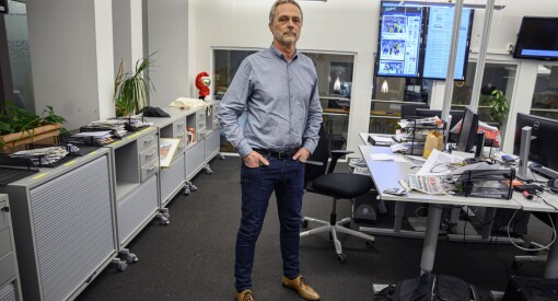 På vei ut døra er Carsten Bleness (61) bekymret for journalistikkens fremtid: – Det er krevende