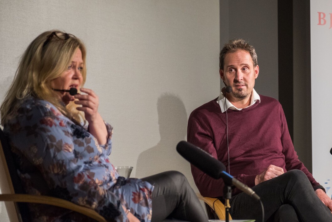Her fra lanseringen av boka "Drapene i Baneheia. To historier. En sannhet" av Bjørn Olav Jahr. Her er forfatteren I samtale med Connie Bentzrud, tidligere journalist i TV2 og nå i gravegruppa i FVN. Foto: Tor Erik Schrøder / NTB scanpix Her fra lanseringen av boka "Drapene i Baneheia. To historier. En sannhet" av Bjørn Olav Jahr. Her er forfatteren I samtale med Connie Bentzrud, tidligere journalist i TV2 og nå i gravegruppa i FVN. Foto: Tor Erik Schrøder / NTB scanpix