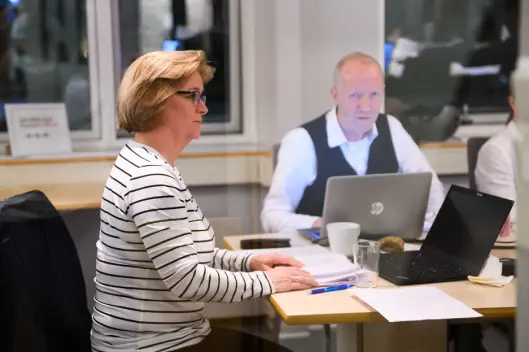 Styreleiar Hanna Relling Berg og generalsekretær Arne Jensen i Norsk Redaktørforening. Her frå styremøtet tysdag. Styreleiar Hanna Relling Berg og generalsekretær Arne Jensen i Norsk Redaktørforening. Her frå styremøtet tysdag.