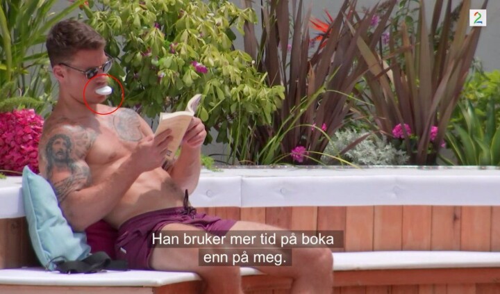 LOVE ISLAND: Skjønnheitsselskapet Norisma har betalt plassering av ei rekkje produkt i realityprogrammet Love Island. Blant dei er tannbleikingsproduktet Premium White. LOVE ISLAND: Skjønnheitsselskapet Norisma har betalt plassering av ei rekkje produkt i realityprogrammet Love Island. Blant dei er tannbleikingsproduktet Premium White.