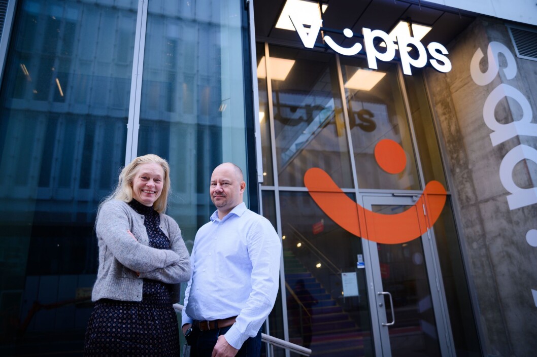 Kommunikasjonsrådgjevar Hege Steinslad og produktsjef Vidar Holm i Vipps. Kommunikasjonsrådgjevar Hege Steinslad og produktsjef Vidar Holm i Vipps.