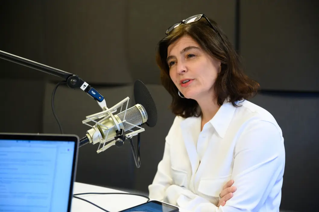 Kjersti Løken Stavrum er styreleder i Norsk PEN, administrerende direktør i Schibsted-eier Stiftelsen Tinius og leder i tillegg Ytringsfrihetskommisjonen. Her under innspilling av Pressepodden fra Medier24. Kjersti Løken Stavrum er styreleder i Norsk PEN, administrerende direktør i Schibsted-eier Stiftelsen Tinius og leder i tillegg Ytringsfrihetskommisjonen. Her under innspilling av Pressepodden fra Medier24.