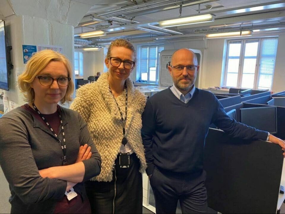 Nyhetsredaktør Sarah Sørheim, leder for visuell kommunikasjon Christina D. Nygaard og NTBs sjefredaktør og administrerende direktør, Mads Yngve Storvik - her plassert i nærmest folketomme NTB-lokaler i Havnelageret i Oslo.