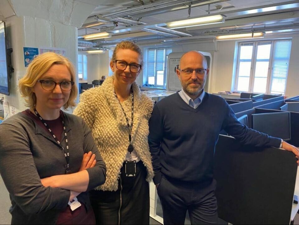 Nyhetsredaktør Sarah Sørheim, leder for visuell kommunikasjon Christina D. Nygaard og NTBs sjefredaktør og administrerende direktør, Mads Yngve Storvik - her plassert i nærmest folketomme NTB-lokaler i Havnelageret i Oslo. Nyhetsredaktør Sarah Sørheim, leder for visuell kommunikasjon Christina D. Nygaard og NTBs sjefredaktør og administrerende direktør, Mads Yngve Storvik - her plassert i nærmest folketomme NTB-lokaler i Havnelageret i Oslo.