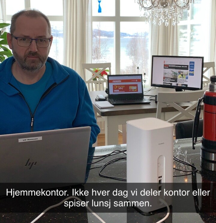 Ann-Kristin Hanssen, journalist/vaktsjef i Fremover sitt hjemmekontor. Her sammen med mannen.