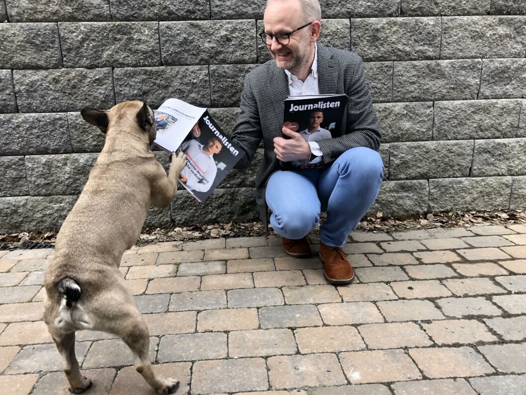 Journalisten-redaktør Roger Aarli-Grøndalen har relansert Journalisten på papir. Her sammen med den franske bulldogen og vaktbikkja Huncho. Journalisten-redaktør Roger Aarli-Grøndalen har relansert Journalisten på papir. Her sammen med den franske bulldogen og vaktbikkja Huncho.