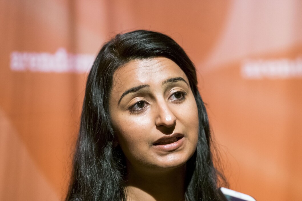 Kringkastingsrådsmedlem og lege Bushra Ishaq er sterkt kritisk til NRKs Debatten, som inviterte SIAN-leder Lars Thorsen som gjest i studio. Kringkastingsrådsmedlem og lege Bushra Ishaq er sterkt kritisk til NRKs Debatten, som inviterte SIAN-leder Lars Thorsen som gjest i studio.