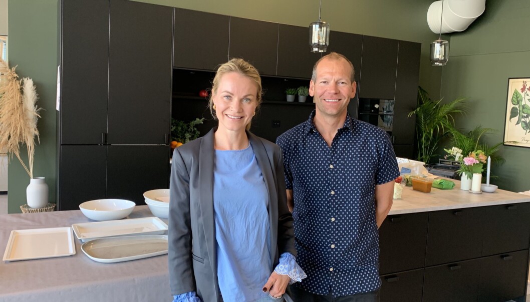 Cecilie Eriksrud fra Schibsted og daglig leder av Matkanalen, Øivind Lindøe, fra åpningen av nytt studio i Haugesund. Cecilie Eriksrud fra Schibsted og daglig leder av Matkanalen, Øivind Lindøe, fra åpningen av nytt studio i Haugesund.