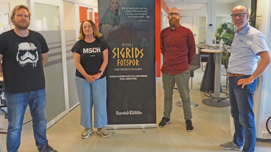 Denne gjengen står bak Harstad Tidendes dokumentar «På hjul i Sigrids fotspor». Fra venstre: Redigerer og medregissør Andreas Slettli, nyhetsredaktør Tone Anita Karlsen, Tom-Gunnar Hansen i HT Media og sjefredaktør Kjell Rune Henriksen. Denne gjengen står bak Harstad Tidendes dokumentar «På hjul i Sigrids fotspor». Fra venstre: Redigerer og medregissør Andreas Slettli, nyhetsredaktør Tone Anita Karlsen, Tom-Gunnar Hansen i HT Media og sjefredaktør Kjell Rune Henriksen.