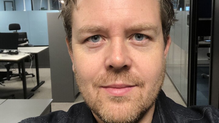 Jon Anders Møllen har vært konstituert nyhetssjef hos NRK Sørlandet siden 2018. Nå har han jobben på permanent basis.