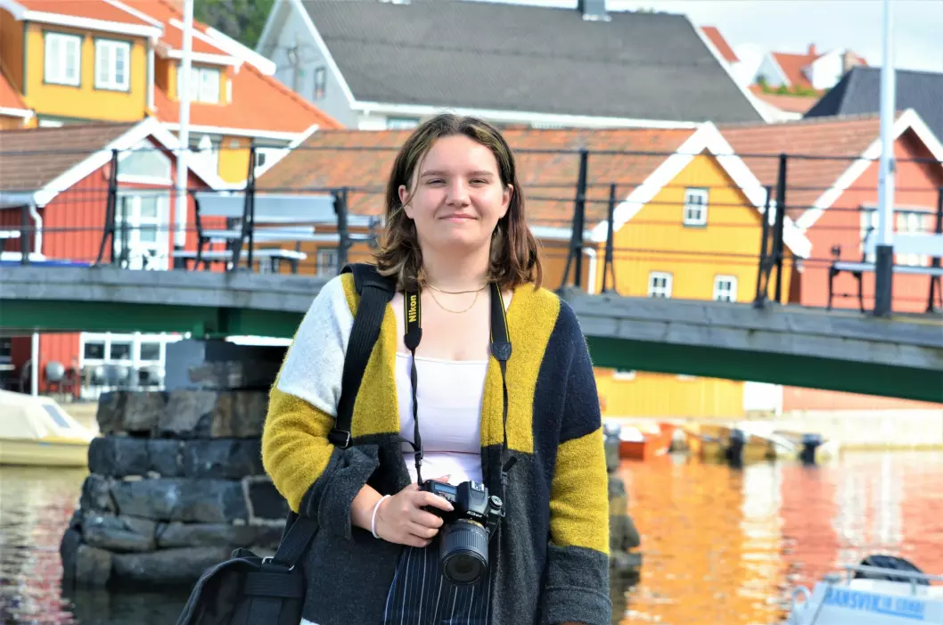 Sarah Dürlinger (20) jobber i Kragerø Blad Vestmar