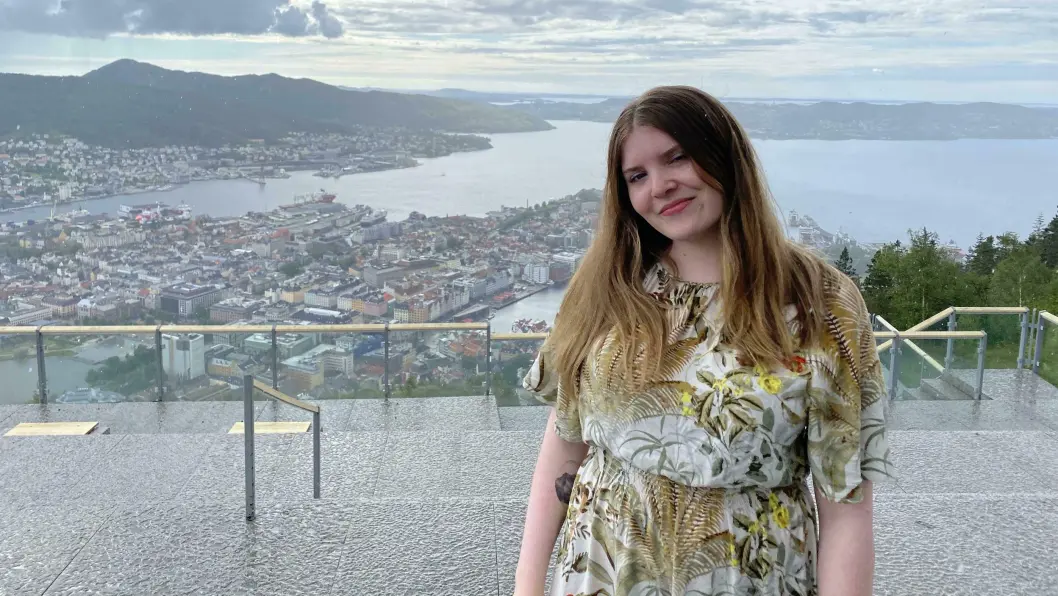 Elise Kvien er radioprogramleder i NRK Vestland i Førde. Elise Kvien er radioprogramleder i NRK Vestland i Førde.