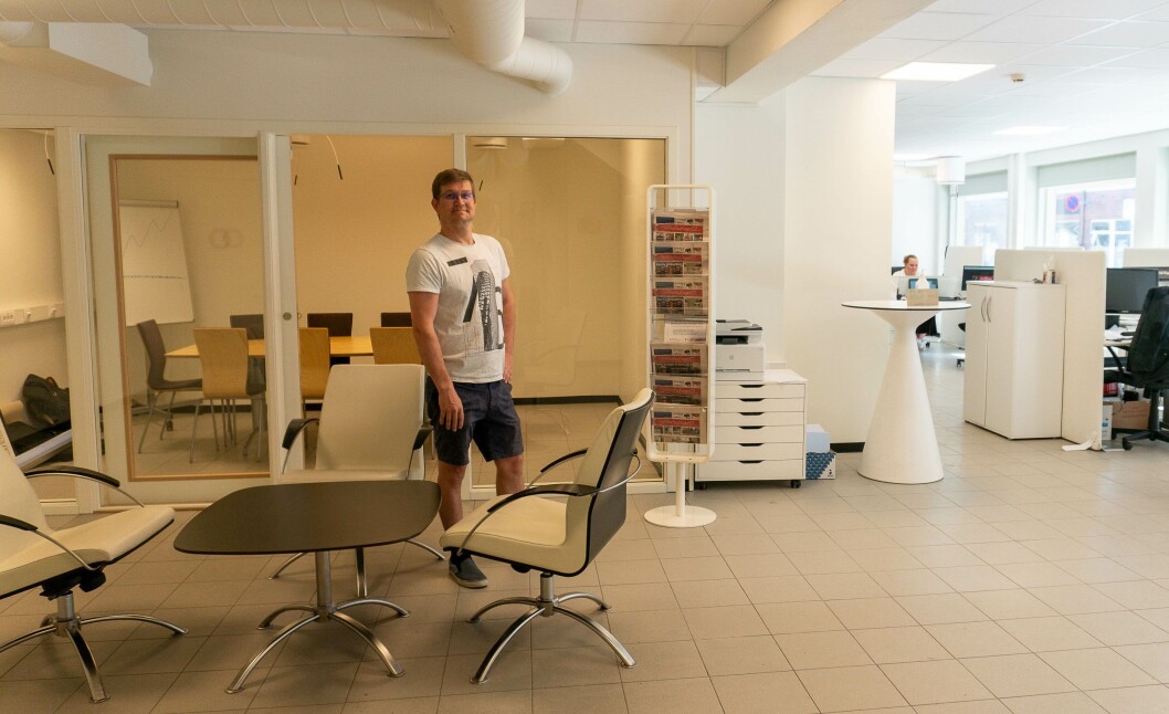 Daglig leder og styreleder Robert Wilhelmsen skuer ut over de nyoppussede lokalene. Daglig leder og styreleder Robert Wilhelmsen skuer ut over de nyoppussede lokalene.