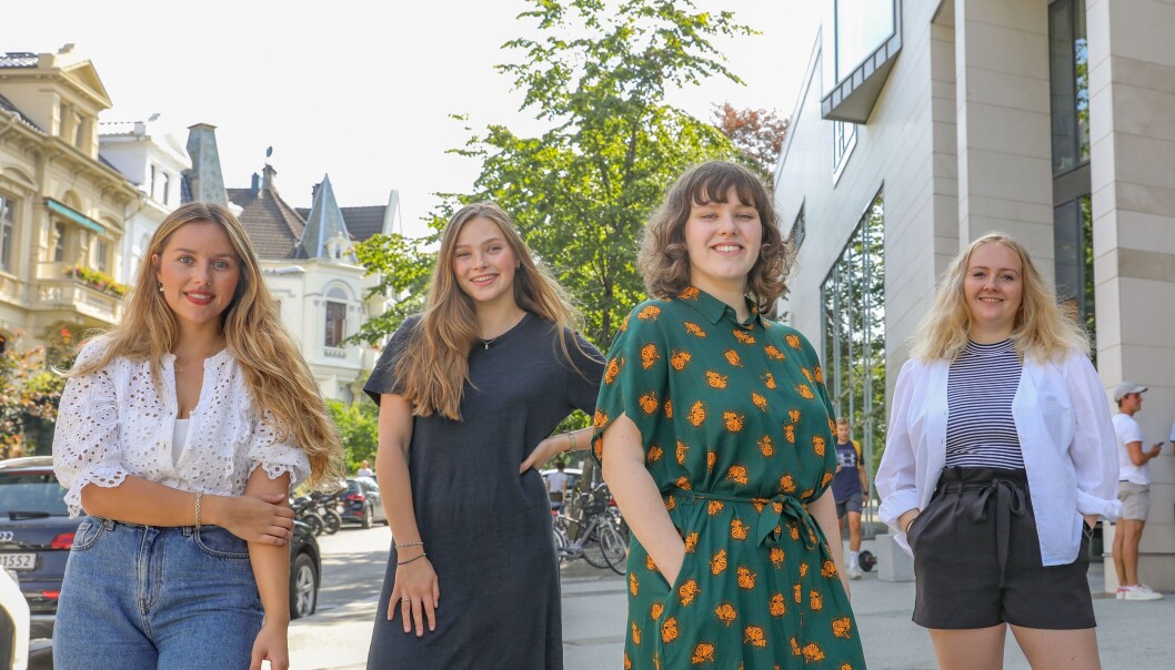 Henriette Frøysland Thorkildsen (fra venstre), Tora Carlsen Haaland, Ylva Schwenke og Kristina Haugen Moe utgjør denne høsten redaktørkvartetten i Studvest i Bergen. Henriette Frøysland Thorkildsen (fra venstre), Tora Carlsen Haaland, Ylva Schwenke og Kristina Haugen Moe utgjør denne høsten redaktørkvartetten i Studvest i Bergen.