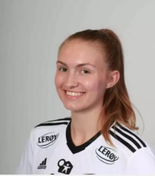 TikTok-stjerne og Rosenborg-kvinner spiller Emilie Lein har nesten to millioner følgere på det sosiale mediet.