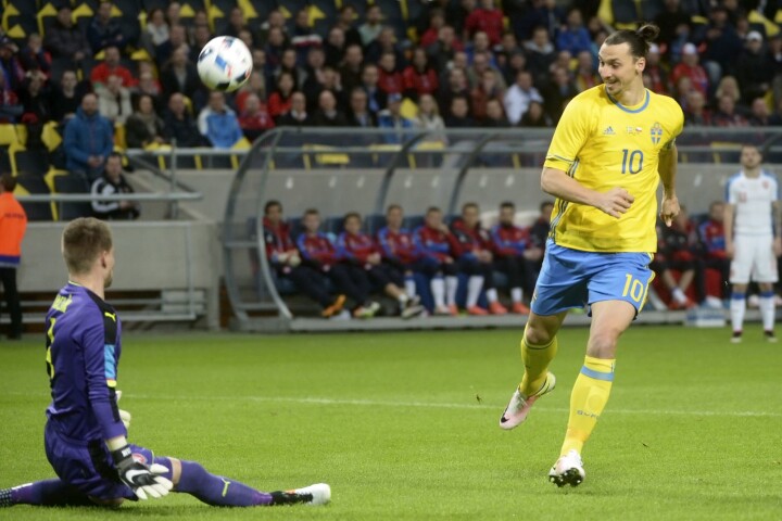 Zlatan Ibrahimovic blir ikke å se i aksjon mot Bodø/Glimt, etter å ha fått påvist koronavirus.