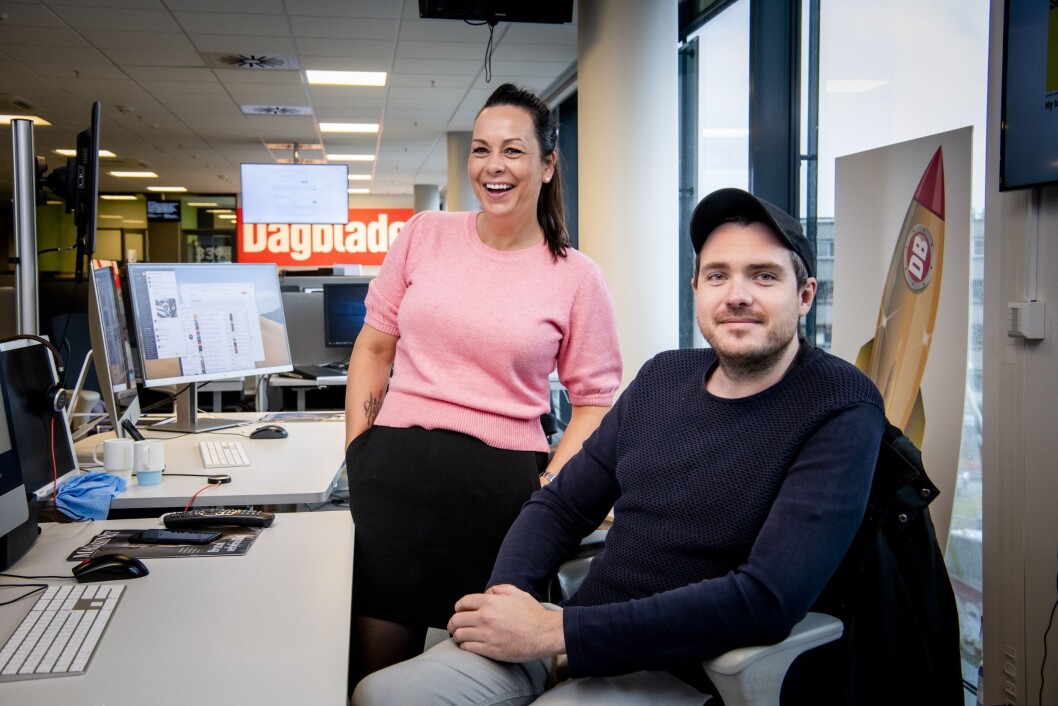 Denne duoen er nye digitale vaktsjefer på Dagblad-desken: Matias Ytterstad (sittende) og Tanja Wibe-Lund. Denne duoen er nye digitale vaktsjefer på Dagblad-desken: Matias Ytterstad (sittende) og Tanja Wibe-Lund.