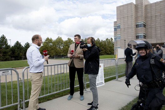 VG i Cleveland: Fra venstre reporter Jostein Matre, reporter Stig Øystein Schmidt og videojournalist og produsent Patrik Eian Fjeldstad. VG i Cleveland: Fra venstre reporter Jostein Matre, reporter Stig Øystein Schmidt og videojournalist og produsent Patrik Eian Fjeldstad.