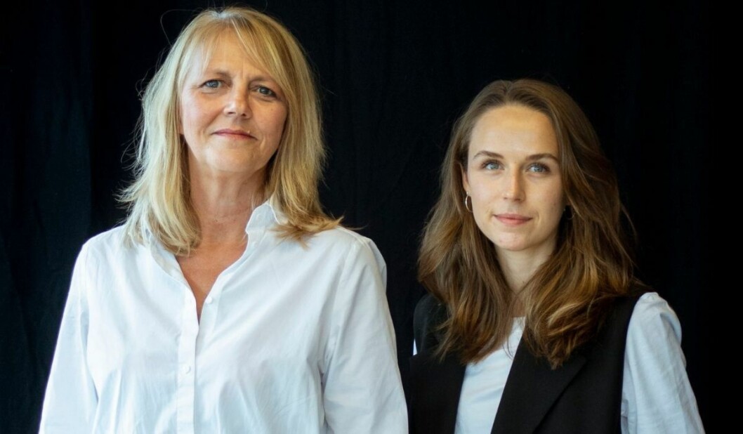 Journalistene Une Bratberg (til venstre) og Ruth Einervoll Nilsen er programledere i Vårt Land nye podkast «God bless America». Journalistene Une Bratberg (til venstre) og Ruth Einervoll Nilsen er programledere i Vårt Land nye podkast «God bless America».