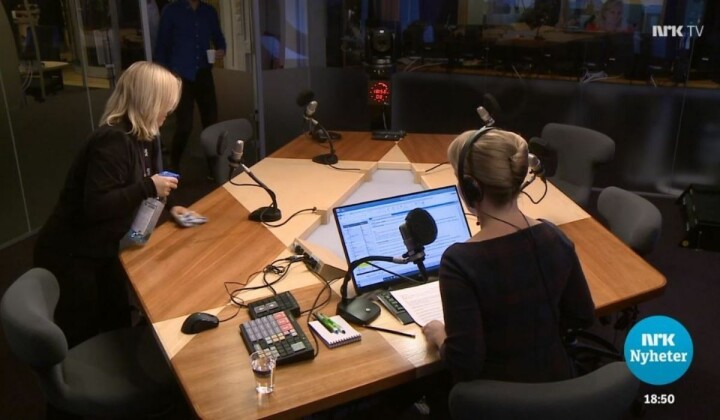 Bordet vaskes mellom hver gjestebolk i Dagsnytt 18.