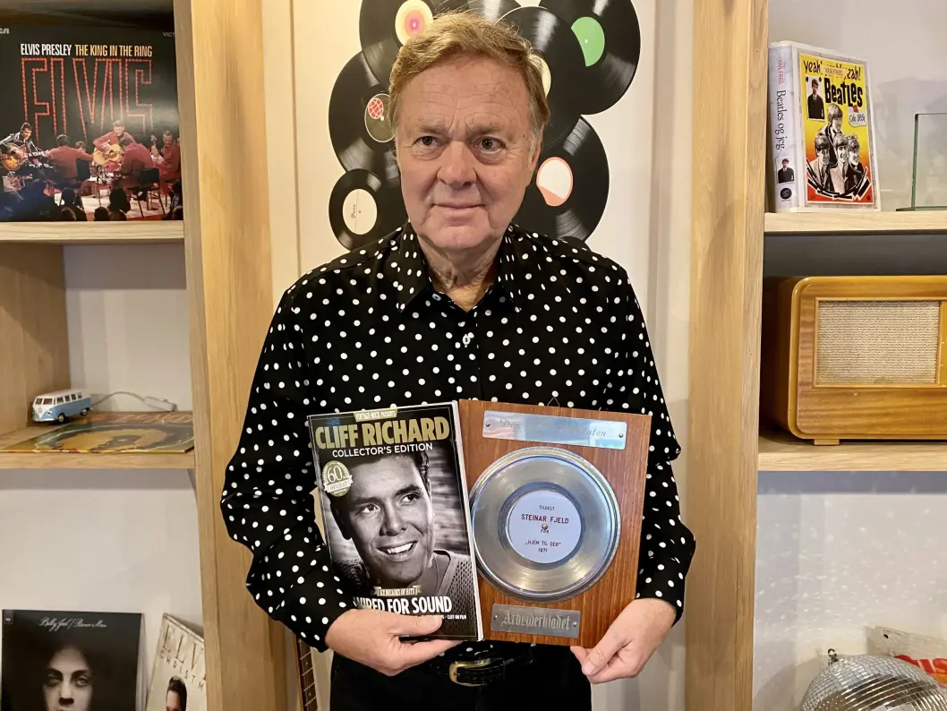 Musiker og programleder Steinar Fjeld har vært å høre på norsk radio siden tidlig 1980-tallet. Nå er det slutt. Musiker og programleder Steinar Fjeld har vært å høre på norsk radio siden tidlig 1980-tallet. Nå er det slutt.