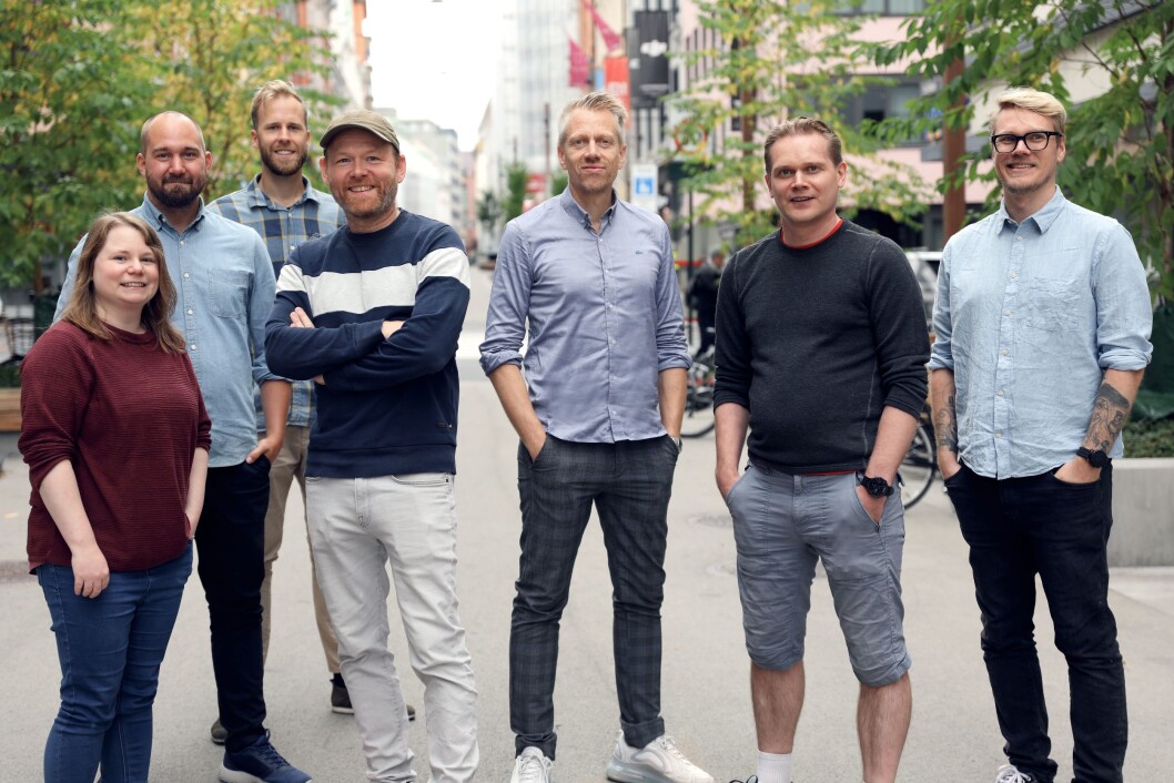 Xvision Consulting teamet. Fra venstre: Rebecca Churches (3d artist), Johan Bøgeberg (CG Supervisor), Erik Hals (Creative Director), Knut Arne Lindeland (Senior Model Specialist), Jon Sverre Høiden (CEO), Helgi Fjalar Bjarnason (Senior Animation Specialist) og Adrian Lervåg Skår (Project Manager) Xvision Consulting teamet. Fra venstre: Rebecca Churches (3d artist), Johan Bøgeberg (CG Supervisor), Erik Hals (Creative Director), Knut Arne Lindeland (Senior Model Specialist), Jon Sverre Høiden (CEO), Helgi Fjalar Bjarnason (Senior Animation Specialist) og Adrian Lervåg Skår (Project Manager)