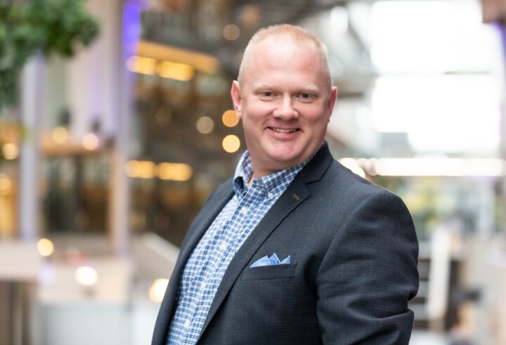 Tor Arne Sandholt og HS Media ligger an til en omsetning på 120 millioner kroner i år - til tross for koronapandemien.