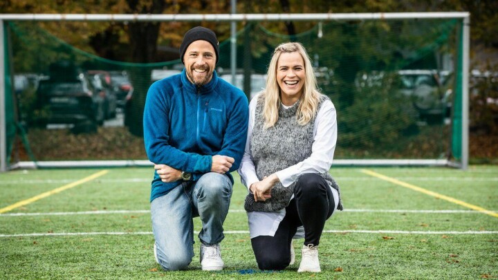 NRK-duoen Carl Andreas Wold og Carina Olset er programledere i NRK Sports podkast, Sporten.