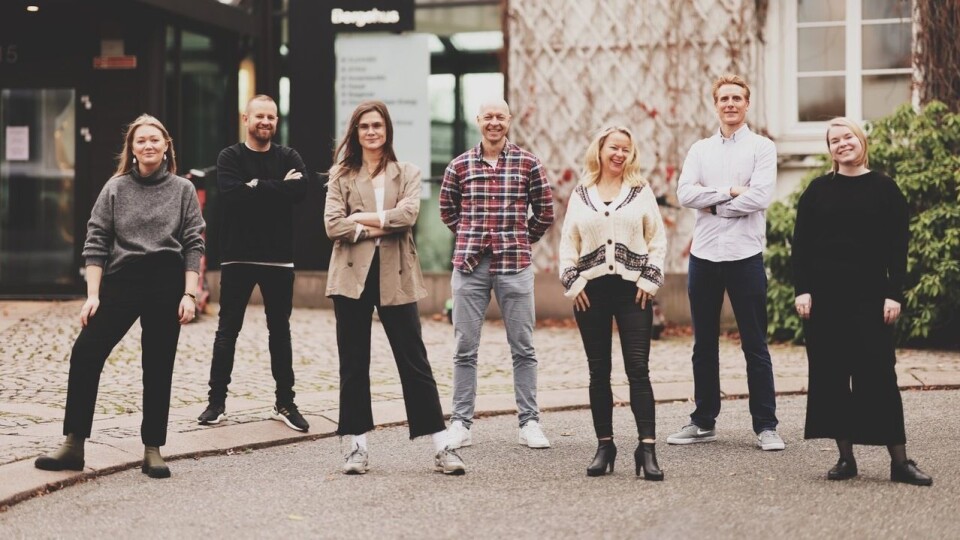 Rubicon Radio får nye eiere. På bildet er ophie de Rohan Birkeland, Esben Selvig, Henriette Aurtande, Kaare Daniel Steen, Rebecca Medbøe, Henrik Bergesen og Hanne Mjelstad. (Ingrid Torjesen var ikke tilstede da bildet ble tatt). Rubicon Radio får nye eiere. På bildet er ophie de Rohan Birkeland, Esben Selvig, Henriette Aurtande, Kaare Daniel Steen, Rebecca Medbøe, Henrik Bergesen og Hanne Mjelstad. (Ingrid Torjesen var ikke tilstede da bildet ble tatt).