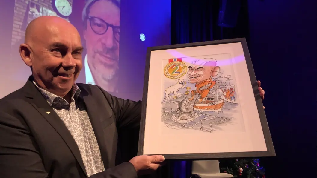 TV 2-reporter Egil Pettersen fikk denne uken TV 2-distriktenes hederspris for jobben han har gjort for kanalen i Tromsø. TV 2-reporter Egil Pettersen fikk denne uken TV 2-distriktenes hederspris for jobben han har gjort for kanalen i Tromsø.