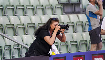Fotograf Lise Åserud på jobb. Fotograf Lise Åserud på jobb.