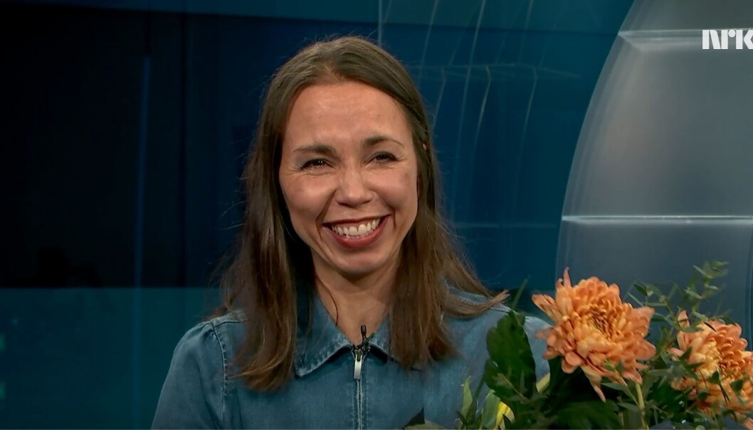 Så glad ble Helga Bones da hun fikk prisen torsdag ettermiddag. Så glad ble Helga Bones da hun fikk prisen torsdag ettermiddag.