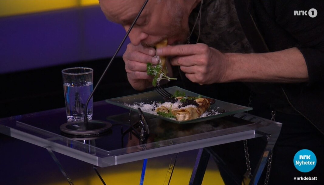 Her spiser Anders Grønneberg ukens mest omtalte pannebånd. Her spiser Anders Grønneberg ukens mest omtalte pannebånd.