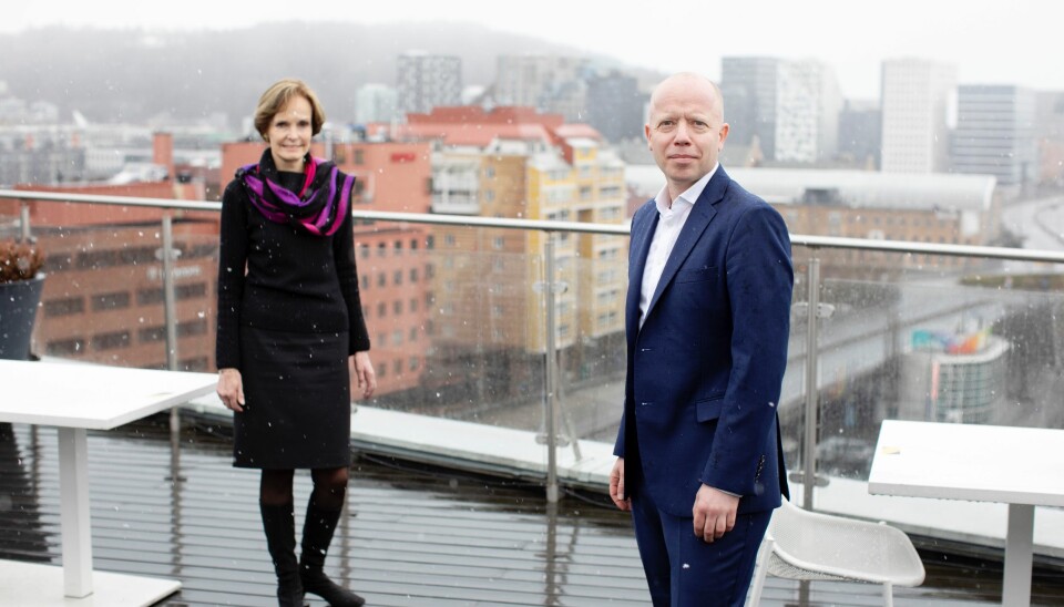 Styreleder i NHST Media Group, Anette S. Olsen (til venstre) og ny konsernsjef Trond Sundnes.
