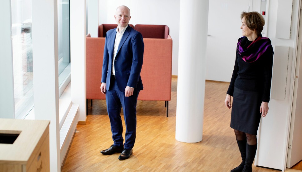 Styreleder i NHST Media Group, Anette S. Olsen (til høyre) og ny konsernsjef Trond Sundnes