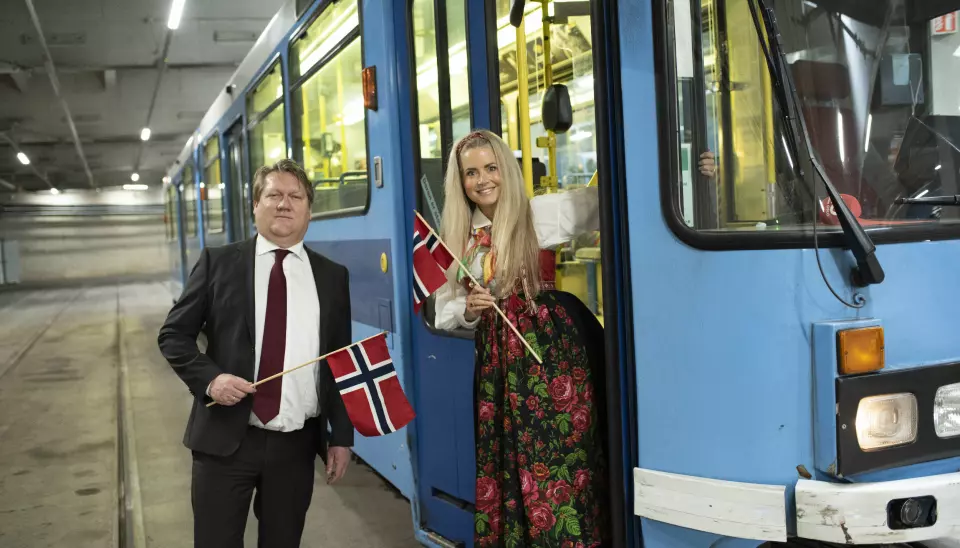 Politisk redaktør Eirik Mosveen og journalist Maren Wilberg Rostad er programledere for Avisa Oslos 17. mai sending.