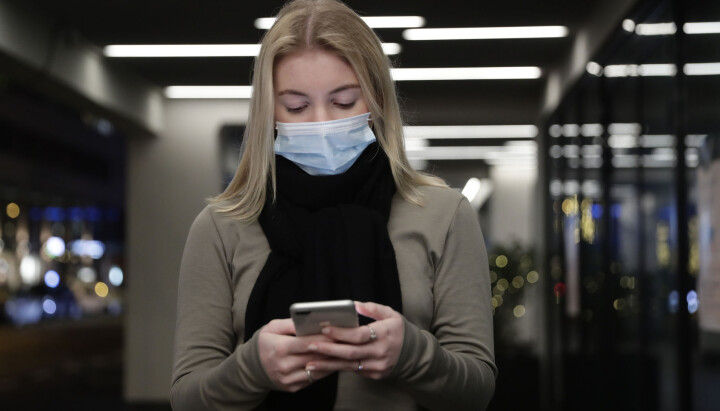 De yngste og eldste i samfunnet sliter mest med å skille mellom nyhetssaker, reklame og offentlig informasjon på nett, viser en undersøkelse fra Medietilsynet.