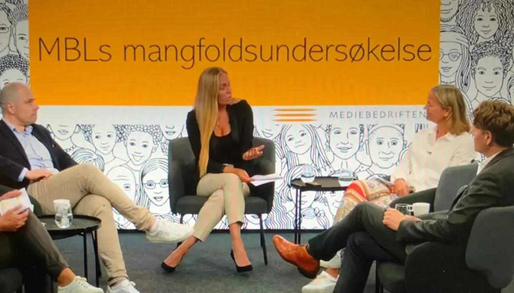 Amedias konsernsjef Anders Opdahl (fra venstre), Trine Ohrberg fra MBL, Schibsted-direktør Siv Juvik Tveitnes og organisasjonsdirektør i NRK, Olav Hypher, deltok på tirsdagens debatt.