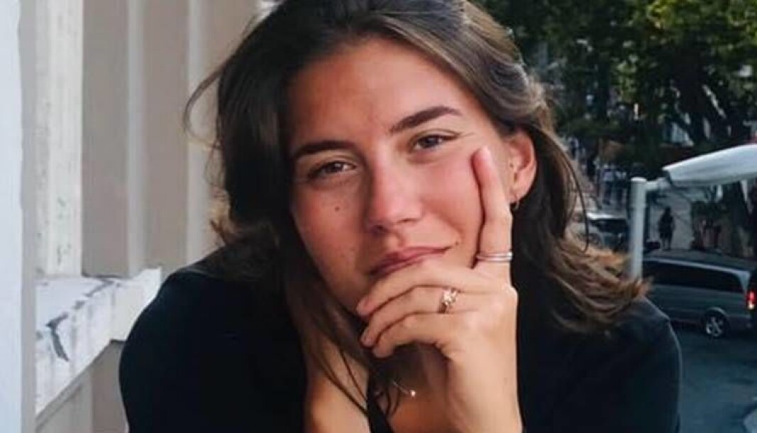 Julia Kirsebom Thommessen får fast jobb som journalist i NRK Nyheter. Julia Kirsebom Thommessen får fast jobb som journalist i NRK Nyheter.