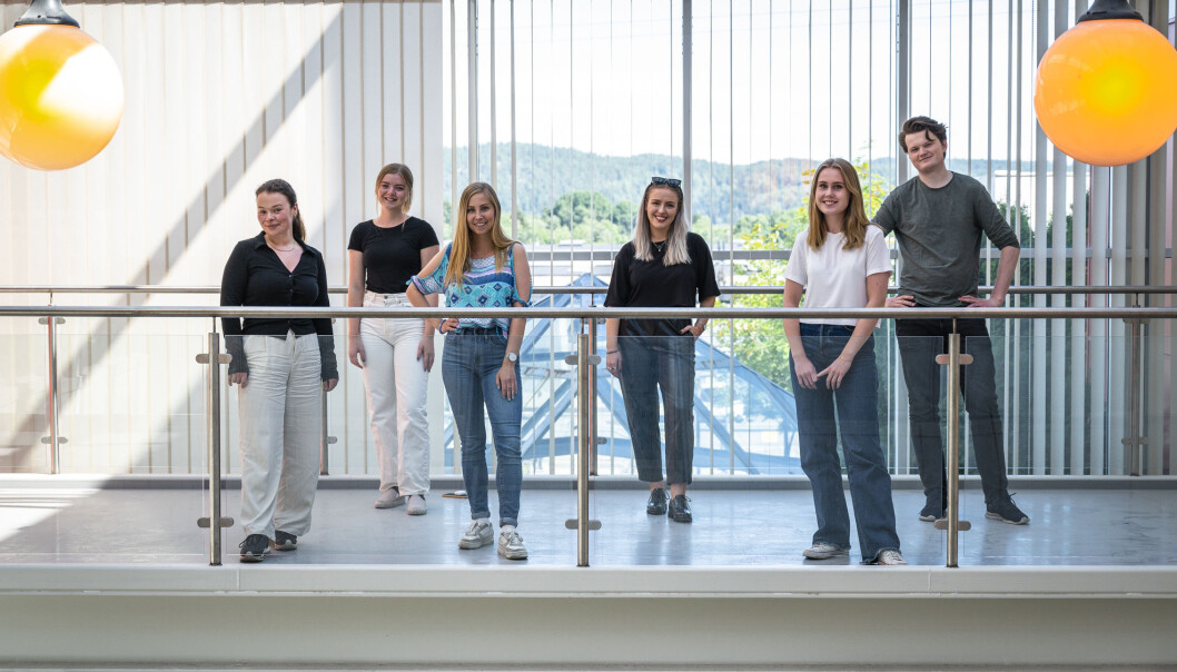 Fra venstre Aleksandra Brillanti, Amalie Bernhus Årtun, Eline Molvær Løndal, Tonje Waal Karlsen, Nora Skavhaug og Eirik Hexeberg Fra venstre Aleksandra Brillanti, Amalie Bernhus Årtun, Eline Molvær Løndal, Tonje Waal Karlsen, Nora Skavhaug og Eirik Hexeberg