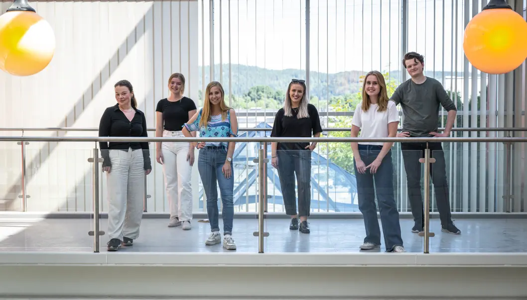 Fra venstre Aleksandra Brillanti, Amalie Bernhus Årtun, Eline Molvær Løndal, Tonje Waal Karlsen, Nora Skavhaug og Eirik Hexeberg Fra venstre Aleksandra Brillanti, Amalie Bernhus Årtun, Eline Molvær Løndal, Tonje Waal Karlsen, Nora Skavhaug og Eirik Hexeberg