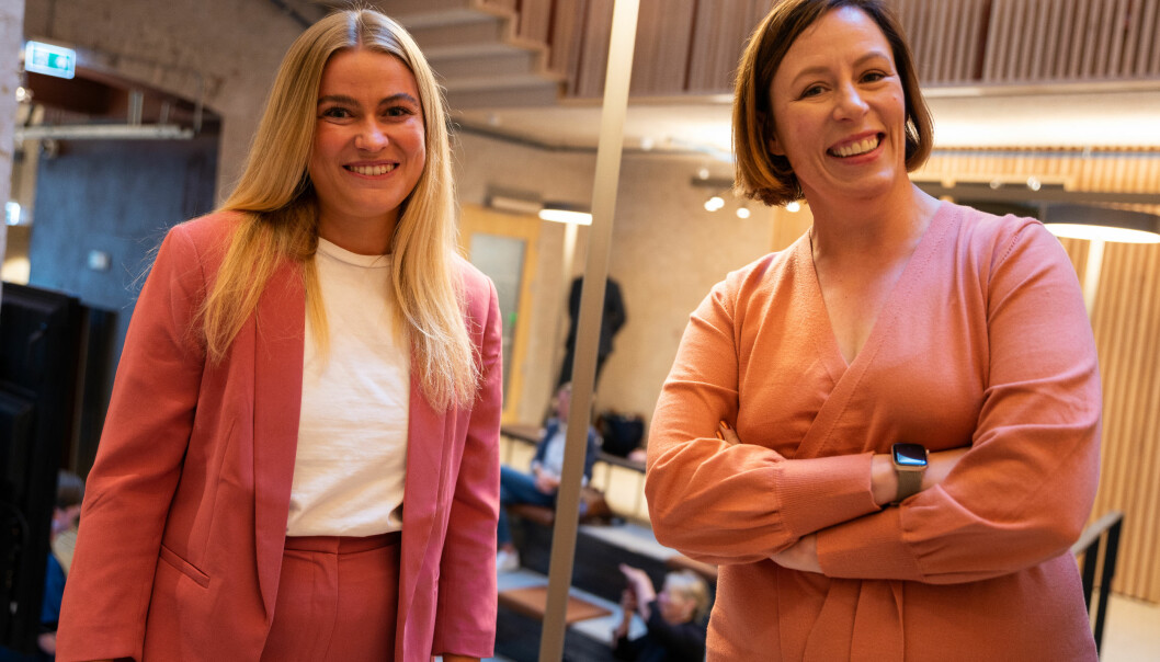 Elise Kruse (til venstre), konstituert religionsredaktør, Vårt Land skal jobbe med Ingeborg Volan, redaktør publisering og visuell journalistikk, DN